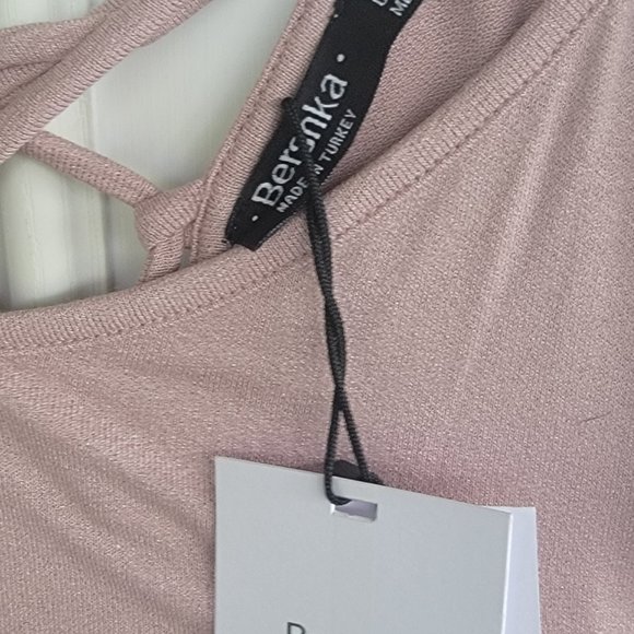 Beautiful Bershka Pink Maxi Tie Back Maxi Dress - Picture 6 of 7